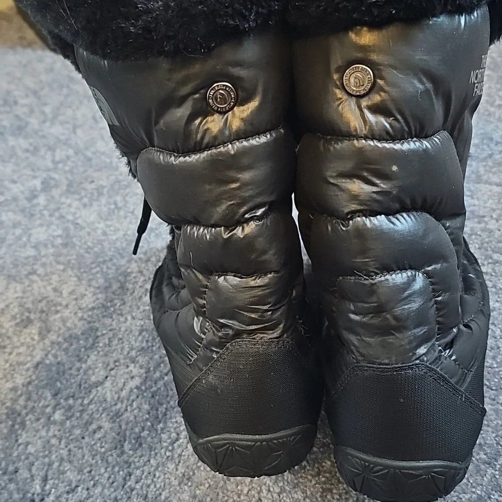 Women's The North Face Snow Boots sz 9